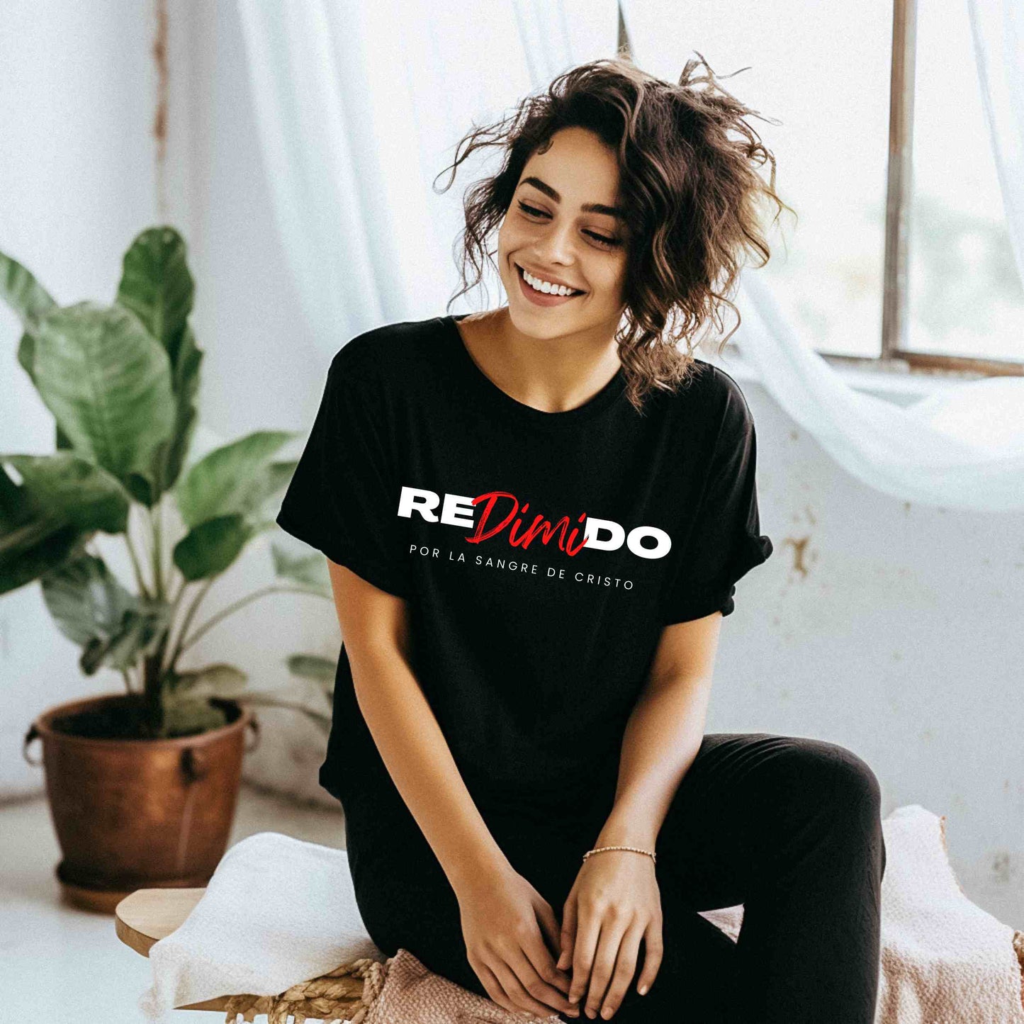 Redimido Por La Sangre De Cristo T-Shirt